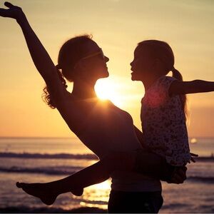 Meet your Posher, Jess & Wynnie (Mom & daughter team!)